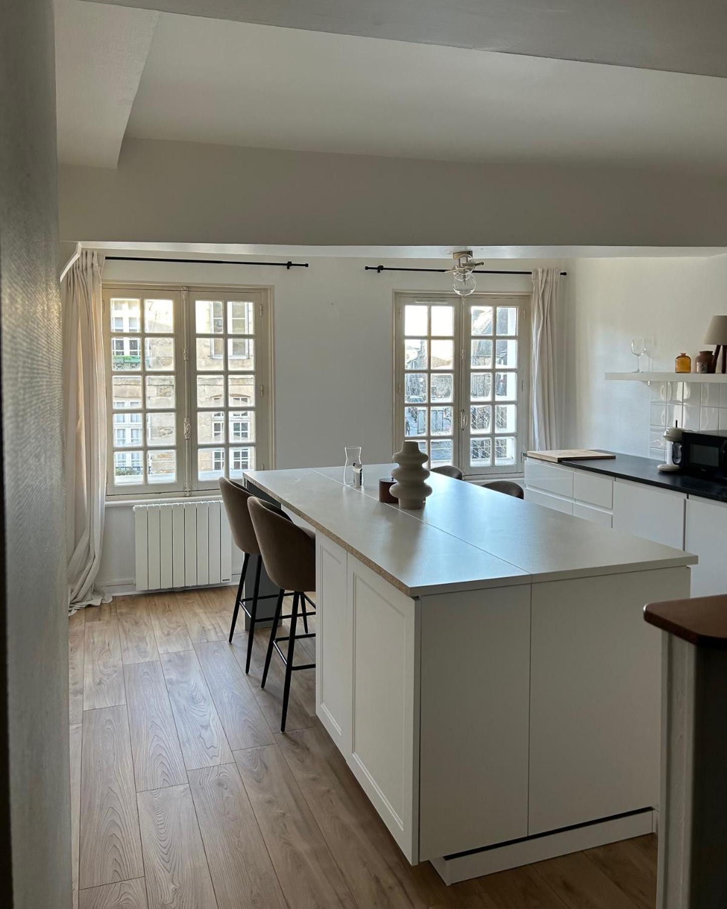 Spacieux Appartement Au Coeur Du Centre Historique De 디난 외부 사진